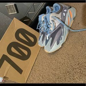 Men’s Yeezy Boost 700